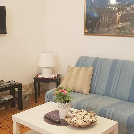 Casa Capri גיארדיני נאקסוס